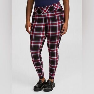 Torrid size 2R Studio Pull on pocket Pixie Pant